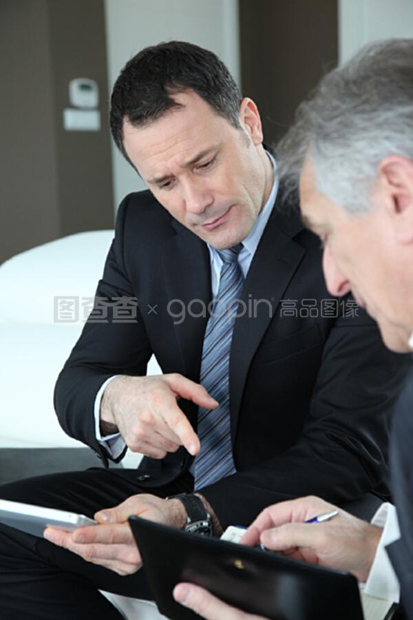 資深夫婦的財富管理之道 與顧問共創(chuàng)財務(wù)未來